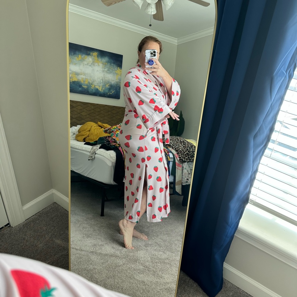 Strawberry Print Masongrey Robe - Picture 4 of 5